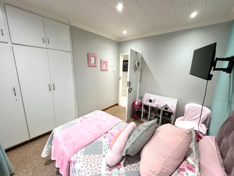 4 Bedroom Property for Sale in Walmer Downs Eastern Cape